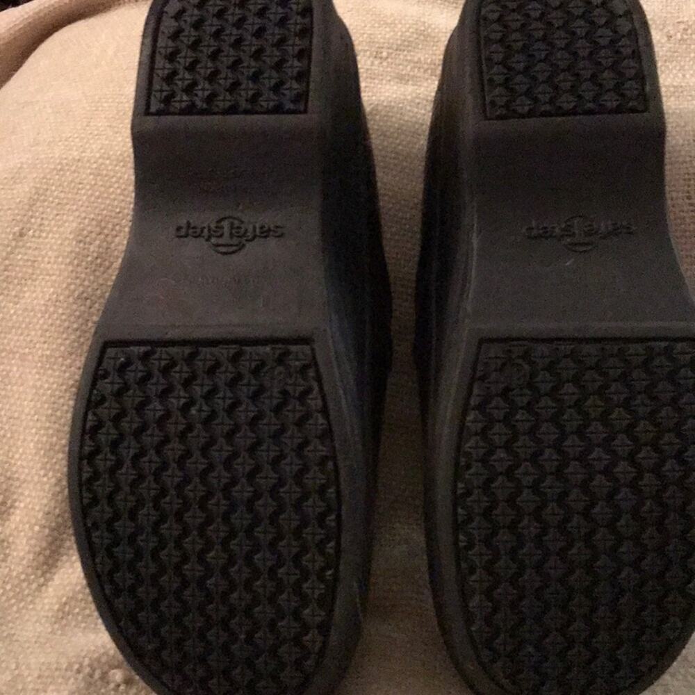 Euc Brown Safe T Step Textured Clogs Size 8 1/2 P… - image 2